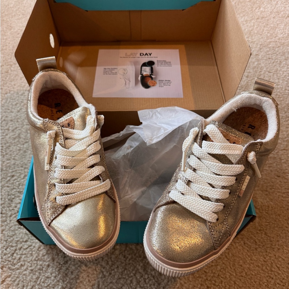 REEF Women’s Champagne Suede Lay Day Dawn Sneakers